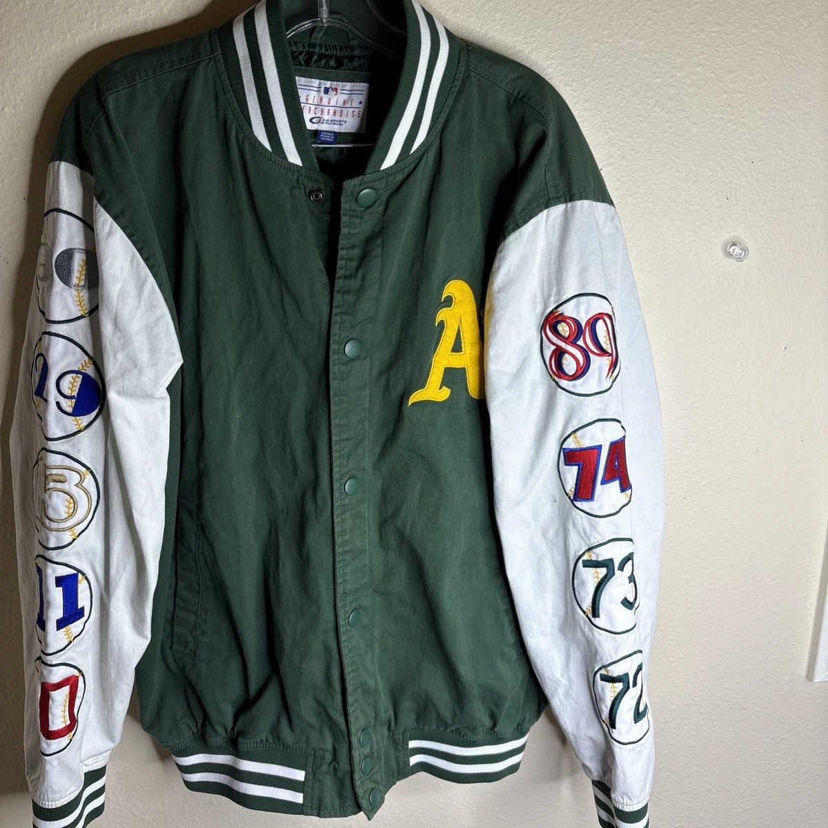 ヴィンテージ品　Athletics スタジアムジャケット MLBロゴ ヴィンテージ品 Athletics スタジアムジャケット MLBロゴ Oakland A's