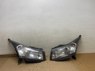 Conjunto de faróis de halogênio esquerda+direita Chevrolet Cruze 2011 a 2015 U2339 DW - Imagem 1 de 4