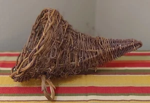 Vintage Fall/Autumn large wicker cornucopia - Picture 1 of 7