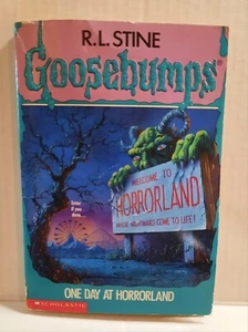 R.L. Stine Goosebumps One Day At Horrorland February 1994 #16 - Imagen 1 de 4
