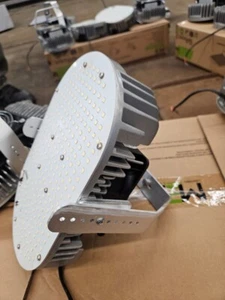 LED Retrofit Kits (E484553) 240W, 5000K, 2.4 A, 50/60Hz - Picture 1 of 6