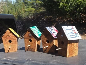 Old Barnwood License Plate Bird House - Picture 1 of 4