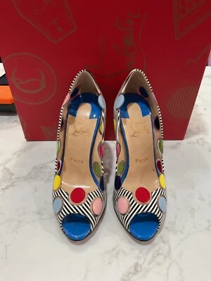 Christian Louboutin Tacones Peeptoe Foto 1 de 4