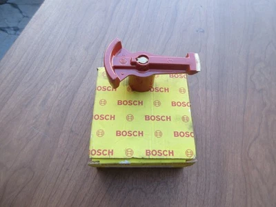 NEW Genuine Bosch Distributor Rotor for Mercedes-Benz 420SEL 560SEL 560SL  FF - Image 1 of 4