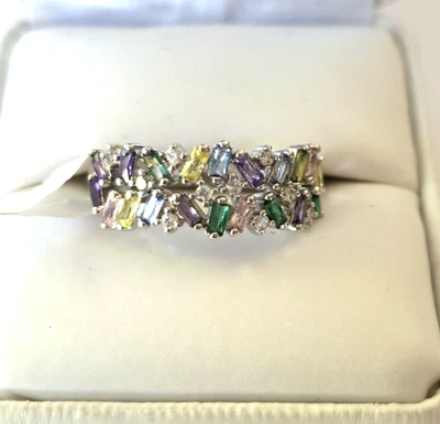 Anillo Bomb Party RBP2235 “Candyland Unicorn” Arreglo de varias circonitas cúbicas rodio talla 9 Foto 1 de 3