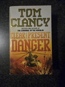 ORIGINAL RETRO Paperback Book Cafe Art Tom Clancy Clear And Present Danger 1991 - Picture 1 of 11