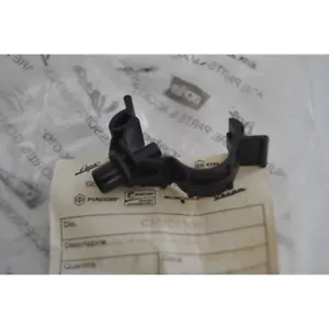 Molletta ritegno tubi carburante Fuel tube spring Piaggio Beverly 500 05 08 - Foto 1 di 2