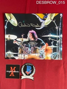 Foto firmada autografiada por Audie Desbrow de 8x10 Great White baterista Beckett certificado de autenticidad - Imagen 1 de 1
