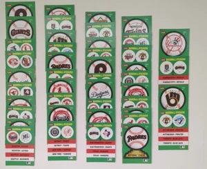 Team Logo Aufkleber Set Stadien auf Rückseite 44 Stück Vintage Fleer Baseball - Bild 1 von 3
