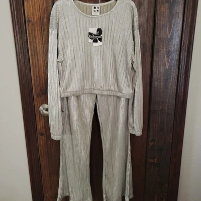 Nuevo Conjunto Pantalón Niñas 2 Piezas Plateado Brillante Talla XL 16 Por Autoestima Vacaciones Nuevo... Foto 1 de 4