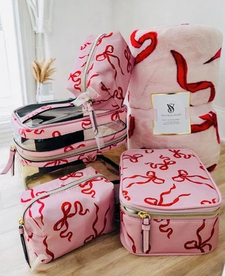 Victoria’s Secret Holiday Sherpa Blanket & Vanity Case 4 In 1 Travel Set Red Bow - Image 1 of 4