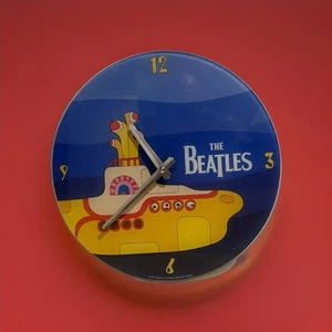 VINTAGE Beatles SGT PEPPERS YELLOW SUBMARINE Glas 12" Batterie Wanduhr - Bild 1 von 2