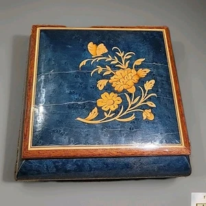 Spieluhr Holzintarsien floral blau— Made in Switzerland „die blaue Donau“ - Bild 1 von 7