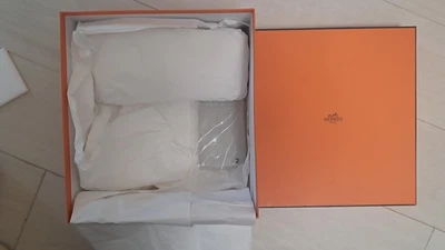 Auténtica caja de embalaje Hermes Kelly 28 con impermeable con marca de suciedad Foto 1 de 4