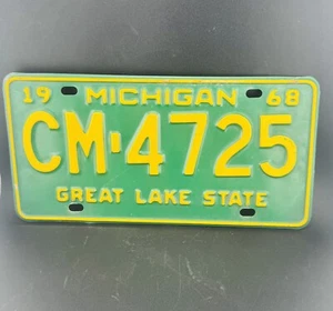 1968 Michigan Nummernschild Great Lake State grün und gelb # CM-4725 Oldtimer - Bild 1 von 2
