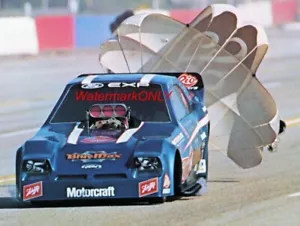 "Raymond Beadle" "Blue Max" 1983 "Blue Max" NITRO Funny Car PHOTO! #(83) - Picture 1 of 2