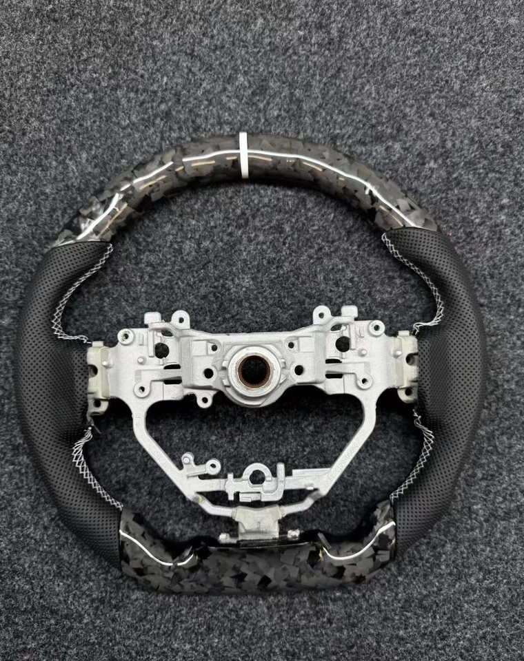 Lexus forged carbon fiber steering wheel F sport steering wheel modification Foto 1 de 1
