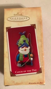 2004 Hallmark Catch of the Day Santa Ornament in Box - Picture 1 of 4