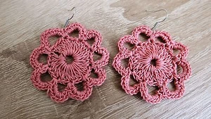 altrosa Häkelohrringe (Ohrschmuck, Ohrringe, Häkelschmuck, Modeschmuck) - Picture 1 of 1