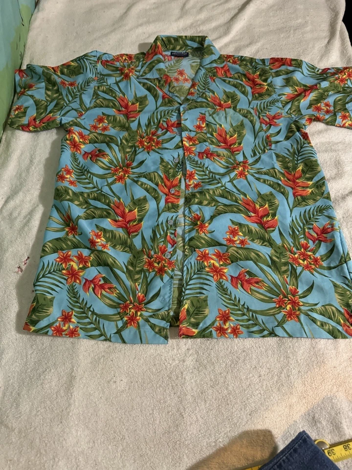 Pacific & Co. Men's Hawaiian Tropical Short Sleeve Size Medium  Button Shirt - Image 1 of 4