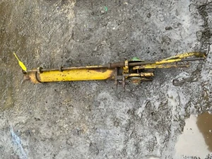 Retroexcavadora C75 JCB 3C excavadora RAM hidráulica J5 (piezas de máquina) divisor de troncos - Imagen 1 de 5