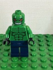 Vintage LEGO Killer Croc Minifigure 7780 Classic DC Batman I Batboat READ