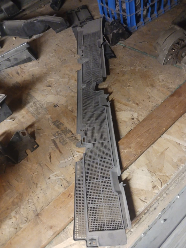 81-87 Chevy Truck Cowl Screen Gm Oem Great Condition - Image 1 of 1