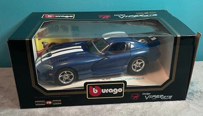 Винтажный литой автомобиль Burago Diamonds 1996 Dodge Viper GTS Coupe масштаб 1:18 синий Италия - Изображение 1 из 4