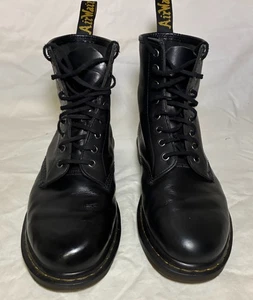Stivali Dr. Martens in pelle nera da uomo taglia US 9 AirWair 8 occhielli punto giallo - Foto 1 di 19