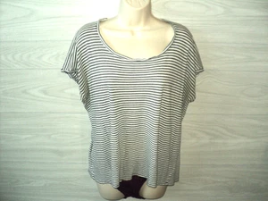 Camiseta Express Para Mujer Talla M Gris y Blanco Rayas Mangas Cap Cuello Redondo - Imagen 1 de 3