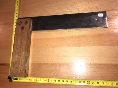 n° 52 OUTILS / old tool   outil ancien de métiers, équerre - Photo 1/4