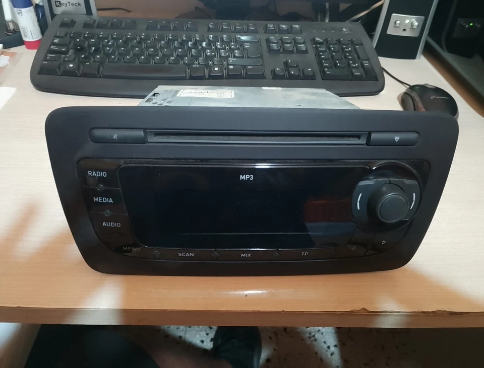 Autoradio originale Seat Ibiza 6J anno 2011 - Immagine 1 di 1