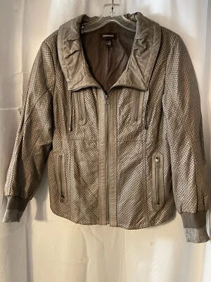 Chaqueta de cuero perforado con cremallera Danier para mujer color topo bolsillos con cremallera talla XL Foto 1 de 3