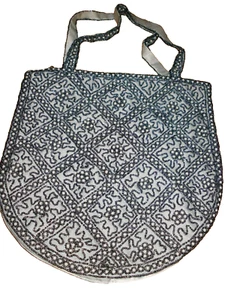 LOVELY DETAILED BEADED BAG IN LIGHT GREY EXC.COND. - Picture 1 of 2