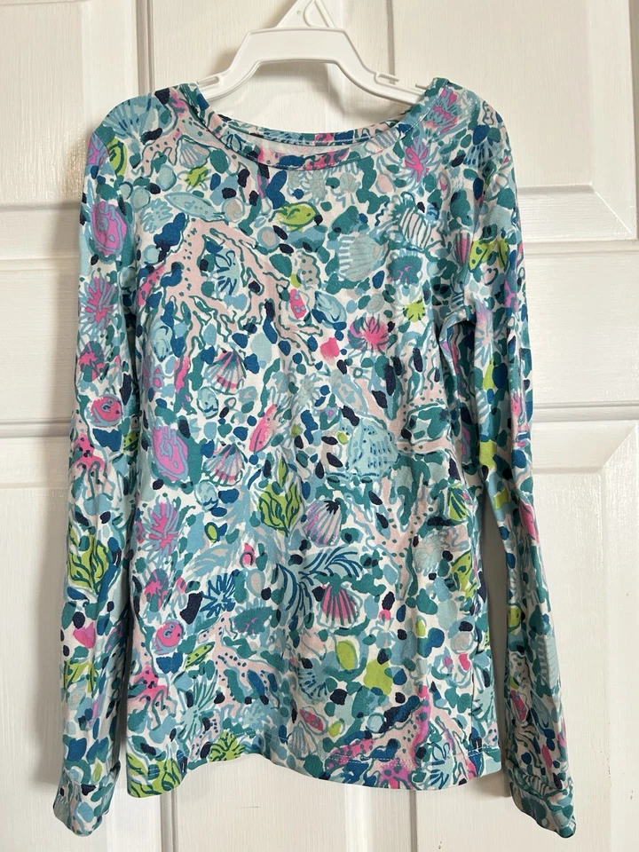 Top de pijama de manga larga para niñas Lilly Pulitzer colorido coral marino ver medidas Foto 1 de 4
