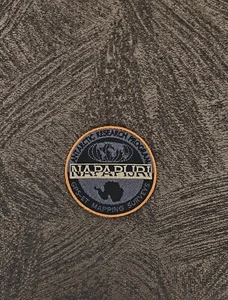 Patch Toppa Replica NAPAPIJRI Diametro  7 CM Ricamata Termoadesiva o da Cucire  - Imagen 1 de 1
