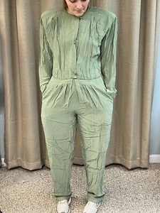 Olive Green Jumpsuit By Liz Claiborne EUC (KB-31) - Picture 1 of 7