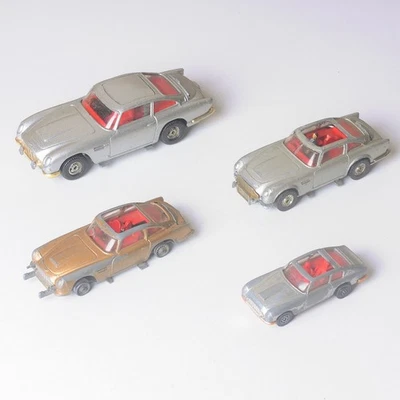 Job Lot Corgi James Bond Aston Martin DB5, Silver Gold, Damaged Spares or Repair - Image 1 of 4