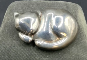 Liz Claiborne Sterling 1994 Sleeping Cat Brooch - Picture 1 of 4