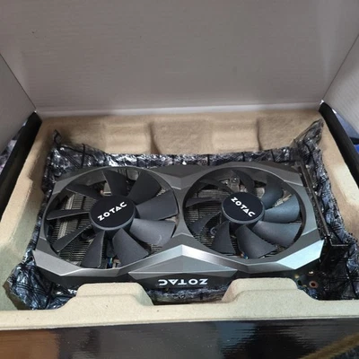Tarjeta de gráficos de doble ventilador ZOTAC GeForce GTX 1060 6 GB GDDR5X ZT-P10620A-10M - Probada Foto 1 de 4