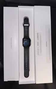 Modèle A1858 Apple Watch Series 3 | 38 mm gris sidéral | aluminium noir sport (GPS) - Photo 1 sur 1