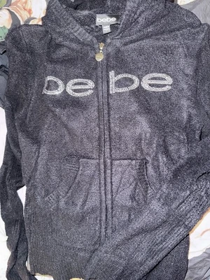 Moletom com capuz preto Bebe de náilon com zíper frontal. Tamanho G - Imagem 1 de 4