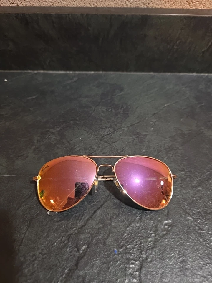 Pugs #M10 Designer Aviator Sunglasses Gold Metal Frame Red Mirrored Lenses - Image 1 of 4