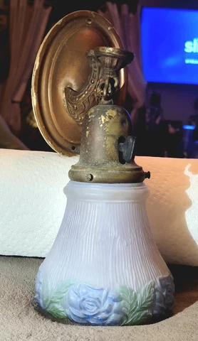 VINTAGE BRASS MOUNT WITH ORNATE BRASS ARM WALL SCONCE W/REVERSE PAINTED GLOBE Cover