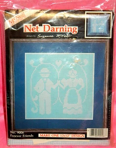 Neu Vintage 1979 Forever Friends Netz Stopfspitze Set von Suzanne McNeill Mann Dame  - Bild 1 von 3