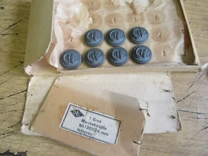 ORIGINAL WW2 GERMAN KREIGSMARINE BUTTONS BRAND NEW WITH BOX & USED BRASS, LOT 21 - Bild 1 von 15