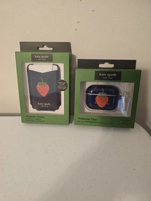 NUEVO Estuche Kate Spade Target Magnético Billetera/Airpod Pro Azul Con Fresa  Foto 1 de 3