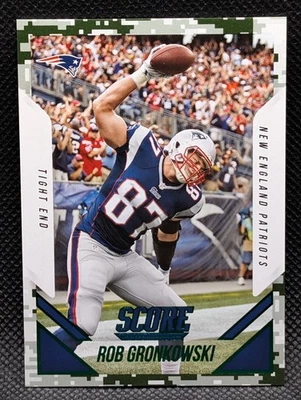 2015 Score Rob Gronkowski SP Photo Variation Green Camo - New England Patriots. - Image 1 of 2