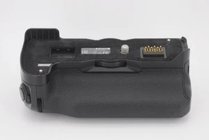 Presque comme neuf -- Poignée d'amplificateur de puissance verticale Fujifilm VPB-XH1 pour appareil photo X-H1 - Photo 1 sur 13