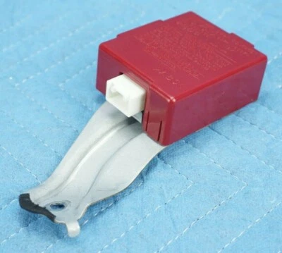 Lexus LX470 Door Control Receiver 89741-60370 2003-2007 OEM - Image 1 of 4